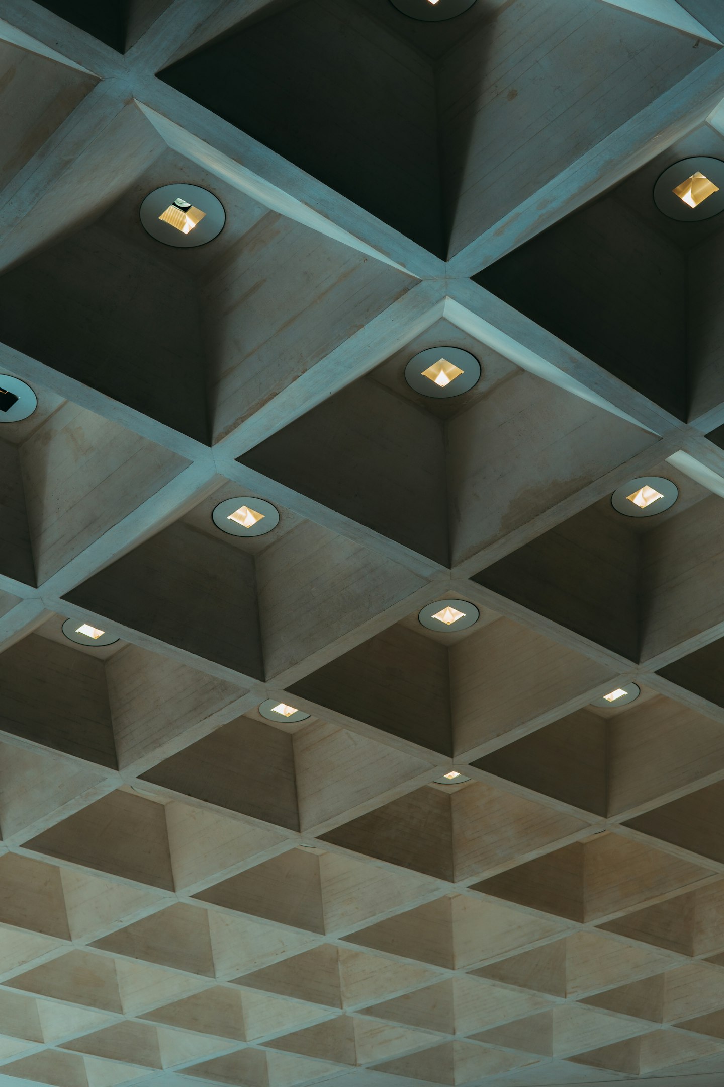 Minimal Recessed Ceiling