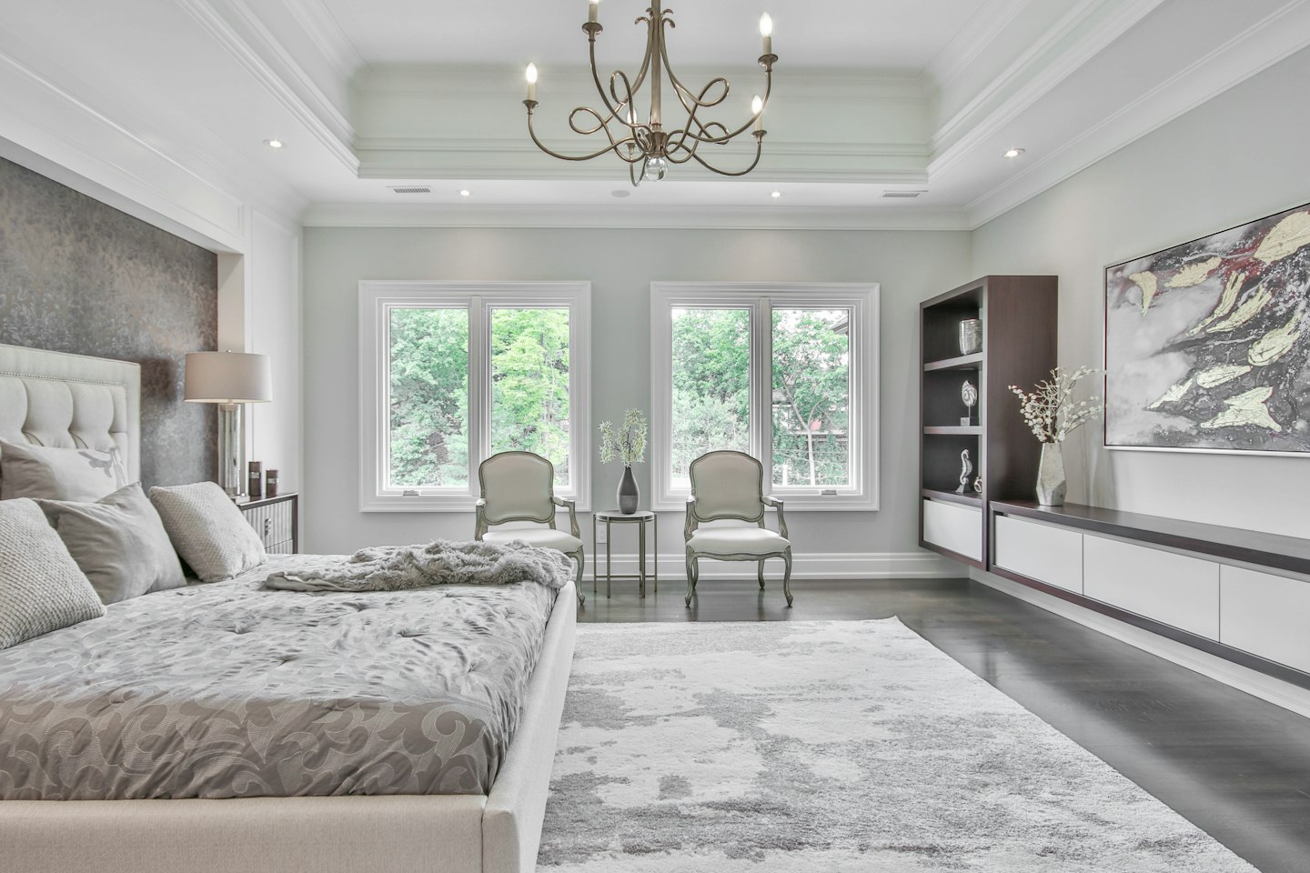 Bedroom in Deep Green and Brass